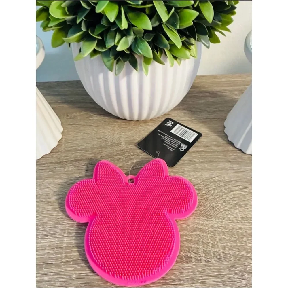 New Minnie Mouse Pink Silicone Brush Scrubber